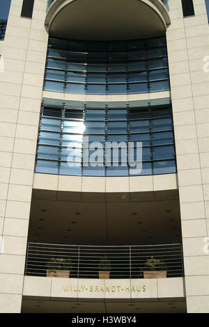 Deutschland, Berlin, Willy Brandt-Haus, Fassade, Detail, Europa, Hauptstadt, Berlin, cross-Mountain, Wilhelmstraße, Stresemannstraße, Bürohaus, Bürogebäude, Gebäude, SPD-Seite Zentralstelle, SPD zentrale, SPD, Struktur, Architektur, Wirtschaft, Politik Stockfoto