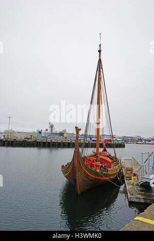 Dragon Harald Fairhair, einem großen Viking lange Schiff in der Gemeinde von Haugesund, Norwegen gebaut. Es ist die größte Wikingerschiff, die Reisen zwischen Norwegen und den USA. Vom 21. Jahrhundert Stockfoto