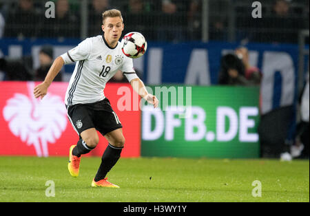 Hannover, Deutschland. 11. Oktober 2016. Deutschlands Joshua Kimmich in Aktion während der WM-Qualifikation-Fußball-match zwischen Deutschland und Nordirland in der HDI-Arena in Hannover, Deutschland, 11. Oktober 2016. Foto: Julian Stratenschulte/Dpa/Alamy Live News Stockfoto