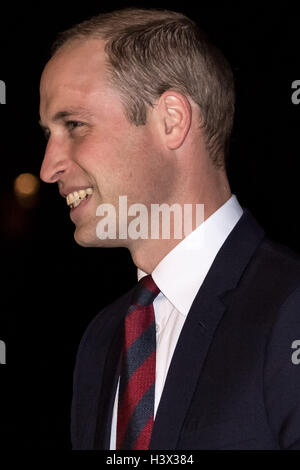 London, UK. 12. Oktober 2016. Der Herzog von Cambridge, Prinz William, kommt am Royal Hospital Chelsea, die MOD Arbeitgeber Anerkennung System Gold Awards Gutschrift zu präsentieren: Guy Corbishley/Alamy Live News Stockfoto