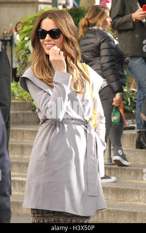 New York, NY, USA. 12. Oktober 2016. Kate Beckinsale am Set von The Living Boy in New York City am 12. Oktober 2016. Bildnachweis: RWS/Punch/Alamy Live-Nachrichten Stockfoto