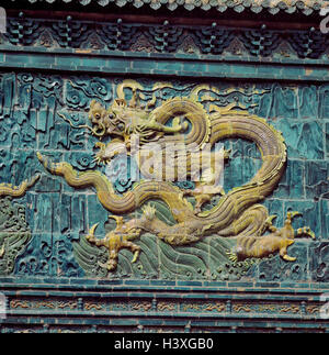 China, Shaanxi, Datong, Dragon es Wand neun, Fliesen, Motive, Drachen, farbig Shenxi, Shensi, Schensi, Yungang, Wehrmauer, Grace Note, Relief, Relief, Dragon es Wand 9, blau, Sehenswürdigkeit, außerhalb, Drachen, in der chinesischen Mauer Stockfoto