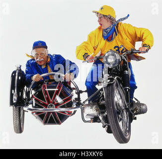 Älteres Paar, Motorrad, Beiwagen, Go, Freude, Geschwindigkeit Senior, Senioren, paar, Mann, Frau, alte, Senior, senior, motor, Sport, Motorrad fahren, Motorradfahrer, Hobby, Freizeit, Unterhaltung, Spaß, Ausflug, Dynamik, glücklich, Fit, jugendlich, agile, s Stockfoto