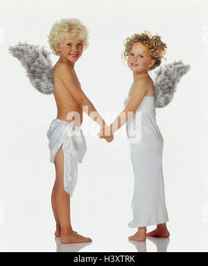 Junge, Mädchen, Engel, hand in Hand glücklich, x-mas, Weihnachten, Kinder, zwei, locken, Futter, Flügel, Flügel des Engels, Studio, Freisteller, X-MAS-Ordner Stockfoto