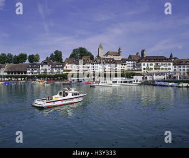 Schweiz, Zürichsee, Rappenswil, Blick auf die Stadt, Hafen, Berg Xyzhacken, Kanton St. Gallen, Zürich-See, Häuser, Wohnhäuser, Schloss Rappenswill, Bootssteg, Schiffe, Stiefel, Ansicht, draußen, Sommer Stockfoto