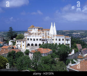 Portugal, Estremadura, Sintra, Palacio, Nacional de Sintra, Distrikt Leiria, Stadtübersicht, Old Town, Cintra Anti-Ga, Ort von Interesse, Sperre, Paco Real, ehemaliger Palast des Königs Stockfoto