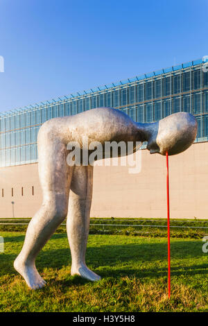 Deutschland, Bayern, München, Staatliches Museum, Skulptur mit dem Titel "Vorliegenden kontinuierliche" von Henk Visch Stockfoto