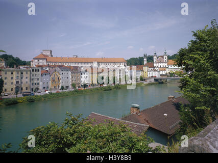 Österreich, Oberösterreich, Steyr, Blick auf die Stadt, Michaelerkirche, Fluss Enns, Europa, Stadt, Innenstadt, Ort von Interesse, Sehenswürdigkeit, Kirche, s Pfarrkirche, Pfarrkirche, Kirche St. Michael, sakrale Bau, Architektur, Baustil Baroqu Stockfoto