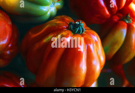 Tomaten, Nahaufnahme, Stillleben, Fleisch Tomaten, Tomaten, in Italienisch, Essen, Essen, gesund, Vitamine, reich an Vitaminen, kalorienarm, Gemüse, rot, grün, Lycopersicon Esculentum Stockfoto