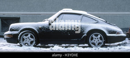 Straßenrand, Porsche Carrera 911, Park, Winter, Straße, Parkplatz, Pkw, verschneiten, geparkt, legen, stellen Auto, Autotype, Sportwagen, Saison-Vorschau Stockfoto