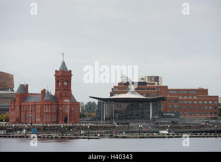 Die Senedd Nationalversammlung für Wales und Pierhead Gebäude an der Cardiff Bay, South Wales. Stockfoto