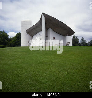 Frankreich, schließen Ronchamp, Kirche Notre-Dame-du-Haut, Europa, Ostfrankreich, Provinz Franche-Comté, Departement Haute-Saône, Sehenswürdigkeit, Wallfahrt Kirche, Kirche, Wallfahrt, sakrale Bau, Struktur, Baustil, Architektur, b zu platzieren Stockfoto