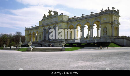 Österreich, Wien, Gloriette, Europa, Stadt, Hauptstadt, Sehenswürdigkeit, Schloss Schönbrunn, Schlossgarten, Schlosspark, Park, triumphalen Ziel, Torbogen, Säulen, Ort von Interesse, Architektur, Baustil, Denkmal, baut im Jahre 1775, Kaffeehaus, C Stockfoto