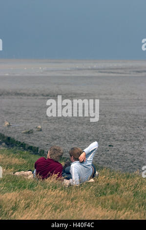 Küstenlandschaft, paar, Lüge, Rest Wiese, Picknick, Blick aufs Meer, Erholung, Rückansicht, Herbst, Partnerschaft, Respekt, Küste, grass, ruhen, nehmen Sie es einfach, genießen, zusammen, verliebt, Freizeit, Urlaub, aus der Ferne, Ruhe, Stille, Einsamkeit, Ansicht, Meer, wi Stockfoto