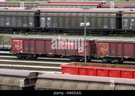 Rangier-Hof, gute Wagen nur redaktionell! Bahnhof, Wechsel Spuren, Gleis, Gleise, Eisenbahn, Schienen, Eisenbahnschienen, Bahntransporte, Verkehr, Transport, Förderung, Eisenbahn, Flugbahn Verkehr, Schienenverkehr, Logistik, Wirtschaft, Schiene Gerät, Bahntechnik, Cargo, Wirtschaftsverkehr, Güterzüge, Kutschen, die Deutschen Bahn, Deutschland, in der Nähe Hamburg, Netze Stockfoto