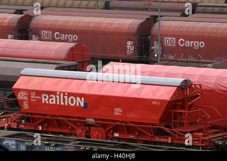 Rangier-Hof, gute Wagen nur redaktionell! Bahnhof, Wechsel Spuren, Gleis, Gleise, Eisenbahn, Schienen, Eisenbahnschienen, Bahntransporte, Verkehr, Transport, Förderung, Eisenbahn, Flugbahn Verkehr, Schienenverkehr, Logistik, Wirtschaft, Schiene Gerät, Bahntechnik, Cargo, Wirtschaftsverkehr, Güterzüge, Kutschen, die Deutschen Bahn, Deutschland, in der Nähe Hamburg, Netze Stockfoto