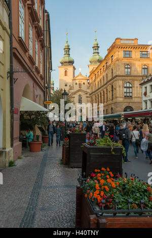 Sonnenuntergang am Havelska Strasse in der Altstadt von Prag, Tschechische Republik. Stockfoto