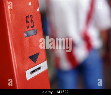 Stanz-Maschinen, Detail, Bahnhof, Bahnhof, Mittel öffentlich, Transport card Ticket entwerten Stanz-Maschine, Stanz-Maschine, Karte-Lesegerät, Identifikation, Tickets, Abschreibungen, Stempel, Zulassung, Erlaubnis, Produkt Eunhye Stockfoto