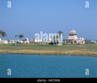 Ägypten, Hurghada, El Gouna, Hoteleinrichtungen, Steigenberger Golf-Resort, Clubhouse, Restaurant am Roten Meer, Lagune, künstlich, Ferien Anlage, Hotel, Hotel-Anlage, Wohnungen, Golfplatz, Golf Anlage, Urlaub, Urlaubsort, Urlauber, Golfer Stockfoto