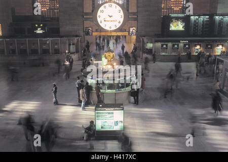 USA, New York City, Manhattan, Grand, Central station, Bahnhofshalle, Informationen Schalter, Passagiere Amerika, New York Hauptbahnhof, Hauptbahnhof, Bahnhof, Empfangsgebäude, Halle, Informationsschalter, Information, Transport, Publicl bedeutet Stockfoto