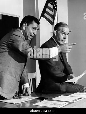 DRAGNET NBC-TV-Serie 1951-1959 mit Jack Webb auf der linken Seite und Harry Morgan Stockfoto