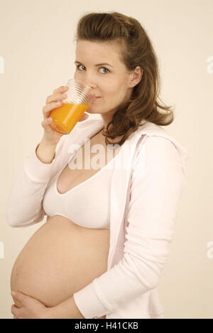 Frau Schwanger Nackten Bauch Stehen Trinken Orangensaft Hand Bauch Schwangerschaft Schwangerschaft 25 35 Jahre Schwanger Schwangerschaft Baby Bauch Glas Glas Saft Fruchtsaft Getrank Alkohol Frei Gesund Reich An Vitaminen Durst