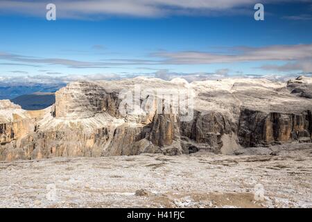 Majestätische Aussicht von der Spitze des Sass Pordoi, Dolomiten, Italien, Europa Stockfoto