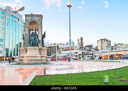 Das Republik-Denkmal ist eine bemerkenswerte Sehenswürdigkeit, gelegen am Taksim-Platz, zum Gedenken an die Gründung der türkischen Republik Stockfoto