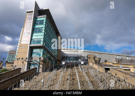 Treppe zum Eingang des Manchester Arena Sport- und konvertieren Veranstaltungsort Stockfoto
