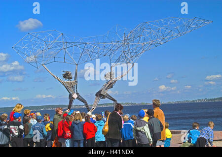 Russland, Karelien, See Onega, Petrosawodsk, Skulptur "Fischer", touristische Russische Föderation, Nordwesten, Stadt, am See, Galle, Stein, Figuren, Fischern, "Fischer", surrealistische, Netze, Netze, entladen, Wurf, Kunst, Künstler, Rafael Consuegra, Pla Stockfoto