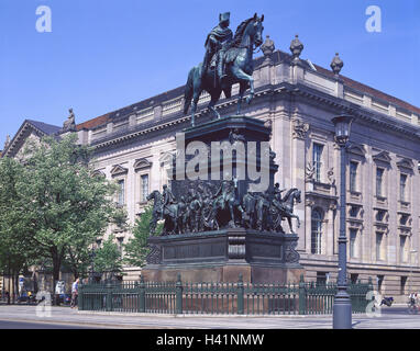 Deutschland, Berlin-Mitte, unter denen, Linden, Staatsbibliothek, Reiterstandbild, Friedrich groß, Europa, Hauptstadt, Stadt, Gebäude, Struktur, Standbild, bronze, Statue, Statue, große Plastik, 13,5 m hoch, im Jahre 1851, Bildhauer Christian, Kunst, Kultur, Ort von Interesse Stockfoto