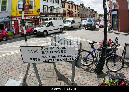 Skibbereen Geschäfte und Bars mit einem Fish-Eye-Objektiv Stockfoto