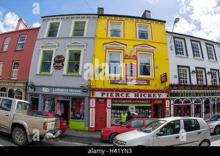 Skibbereen Geschäfte und Bars mit einem Fish-Eye-Objektiv Stockfoto