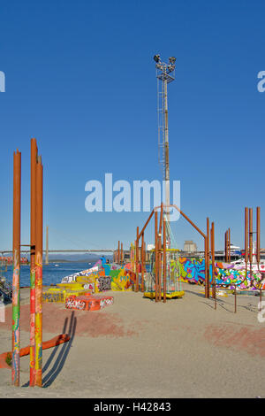 Stavangers Urban Geopark Spielplatz, aus recycelten Materialien von Öl-Industrie neben dem Öl-Museum gebaut. Stockfoto