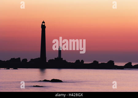 Frankreich, Bretagne, Küste, silhouette, Ile Vierge, Leuchtturm, Meer, Abendhimmel, Stockfoto