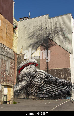 Graffiti von der "Roa" Streetart-Künstler-Gruppe der Wale mit Fountan, geschaffen für das Nuart Festival 2013 Stockfoto