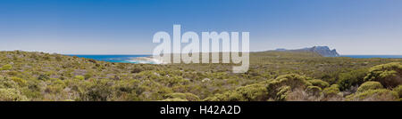 Süden, Afrika, West Cape, Cape Good Hope Nature Reserve, Küste, Landschaft, Meer, Afrika, der Kapprovinz, Kap-Halbinsel, Naturschutzgebiet, Naturschutzgebiet, Naturschutzgebiet, Wildgehege, Küste, Küstenlandschaft, Pflanzen, Sträucher, Vegetation, Einsamkeit, Tourismus, Reiseziel, Urlaubsziel, Natur, Breite, Abstand, niemand, Panorama, Panorama-Bild Stockfoto