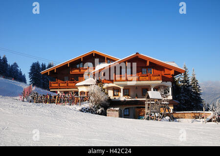 Österreich, Salzburger Land, Flachau, Ski Piste, Skihütte, Stockfoto