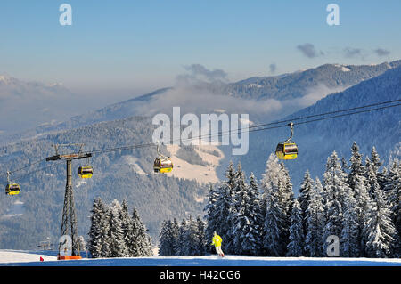 Österreich, Salzburger Land, Flachau, Skifahren, Piste, Gondel, acht Jet, Skifahrer, Winter Holz Stockfoto