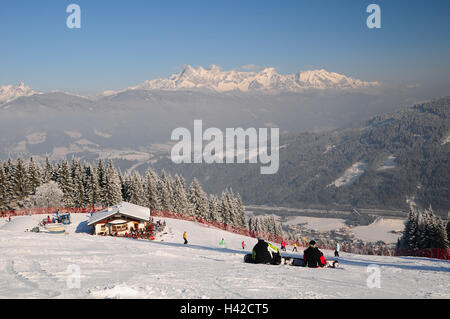 Österreich, Salzburger Land, Flachau, Ski Piste, Skihütte, Dachsteingebirge, Stockfoto