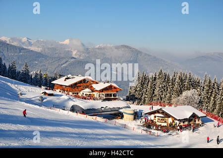 Österreich, Salzburger Land, Flachau, Ski Piste, Skihütte, Stockfoto