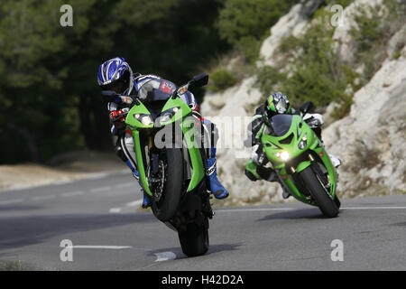 Landstraße, Motorräder, Kawasaki ZX10, Reise, Biegung, Stockfoto