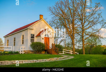 Iowa County, Wisconsin: Sonnenuntergang Licht auf Hyde Kapelle, erbaut im Jahre 1861, in das National Register of Historic Places aufgelistet Stockfoto