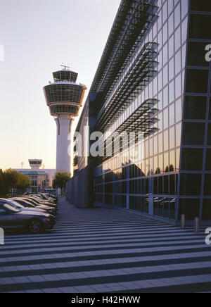 Deutschland, Bayern, München, Flughafen Franz Joseph Strauss, terminal 2, Turm, Dämmerung, Europa, die Bundesrepublik Deutschland, Oberbayern, Flughafen München 2, Flugplatz, Flughafengelände, MAC, München Airport Center, Flughafen-Terminal, Flughafen-Terminal, Gebäude, Merkmal Stockfoto