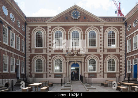 Innenhof der Bluecoat Arts Centre, Hannover Street, Liverpool, Merseyside, England. Stockfoto