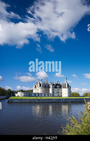 Frankreich, Centre, Loir-et-Cher, Fluss Loire, Schloss Chambord, Wasser zu springen, Stockfoto