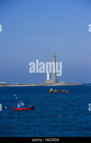 Frankreich, Bretagne, Finistere, Plouguerneau, Lilia, Leuchtturm Phare de l' Ile Vierge, Atlantik, Boot, Stockfoto