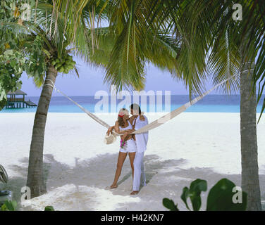 Strand, paar, jung, Palmen, Hängematte, umarmen, schiefen, Augenkontakt, Stockfoto