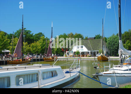 Deutschland, Mecklenburg-Vorpommern, Fischland-Darß-Zingst, Ahrenshoop, Althagen Hafen, Stockfoto