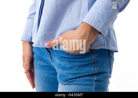 Frau die Hand in der Tasche der jeans Stockfoto